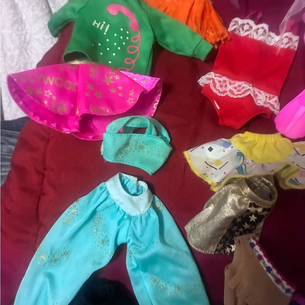 Vintage 1990 Barbie lunchbox with vintage Barbie Clothes - Picture 2 of 8